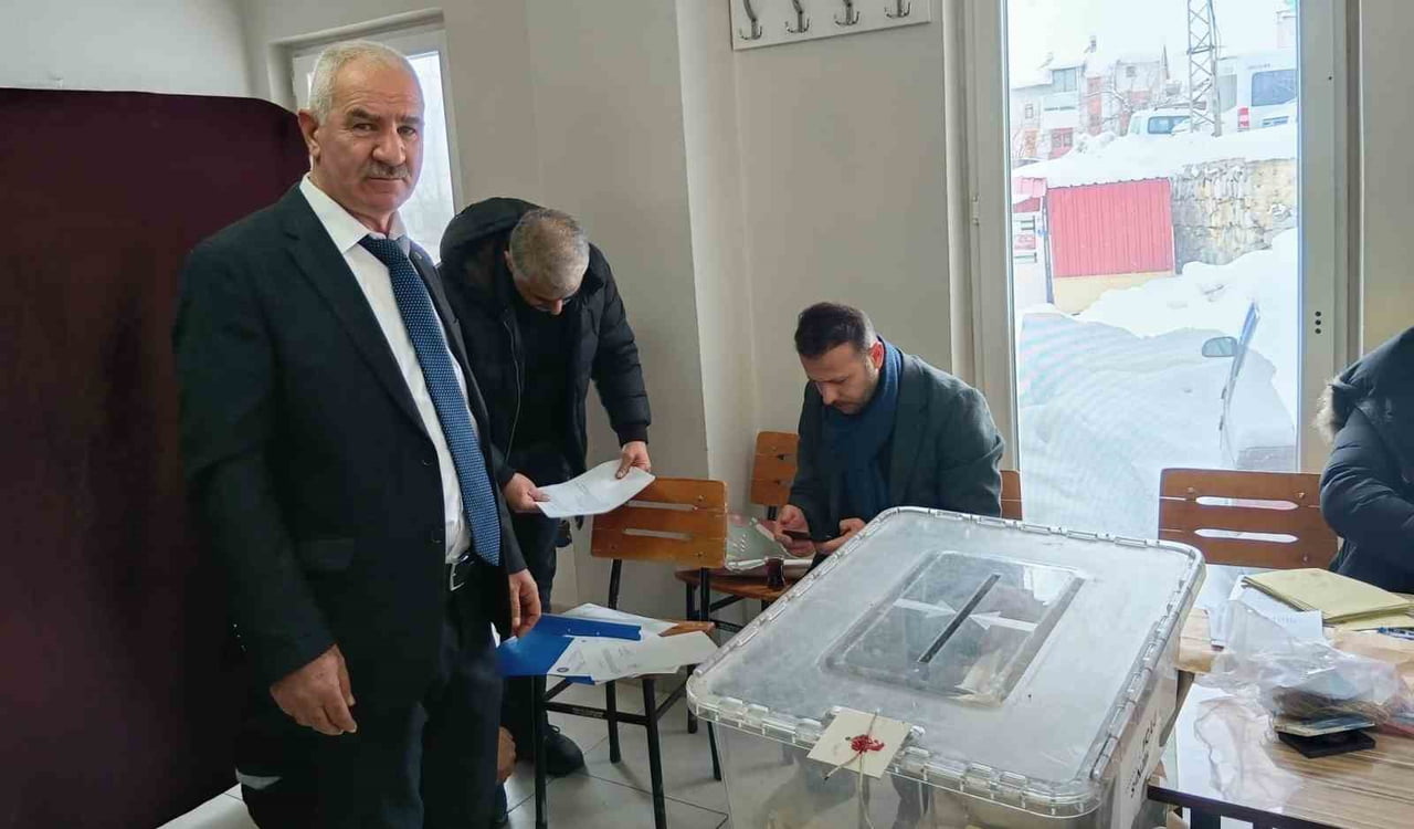 ADIYAMAN’IN ÇELİKHAN ESNAF VE SANATKARLAR ODASI BAŞKANLIĞI SEÇİMİ GERÇEKLEŞTİRİLDİ.