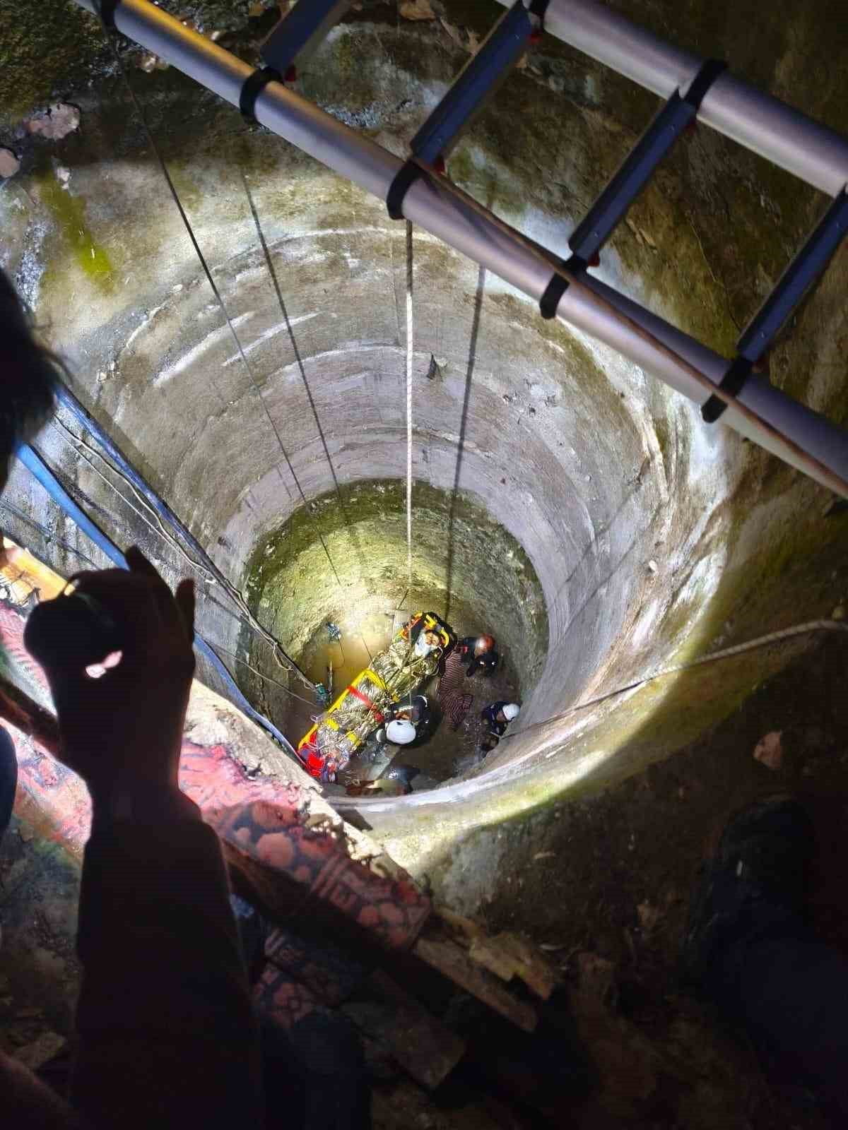 ADIYAMAN’IN KAHTA İLÇESİNDE METRELERCE DERİNLİKTEKİ KUYUYA DÜŞEN GENÇ, YAPILAN OPERASYONLA...