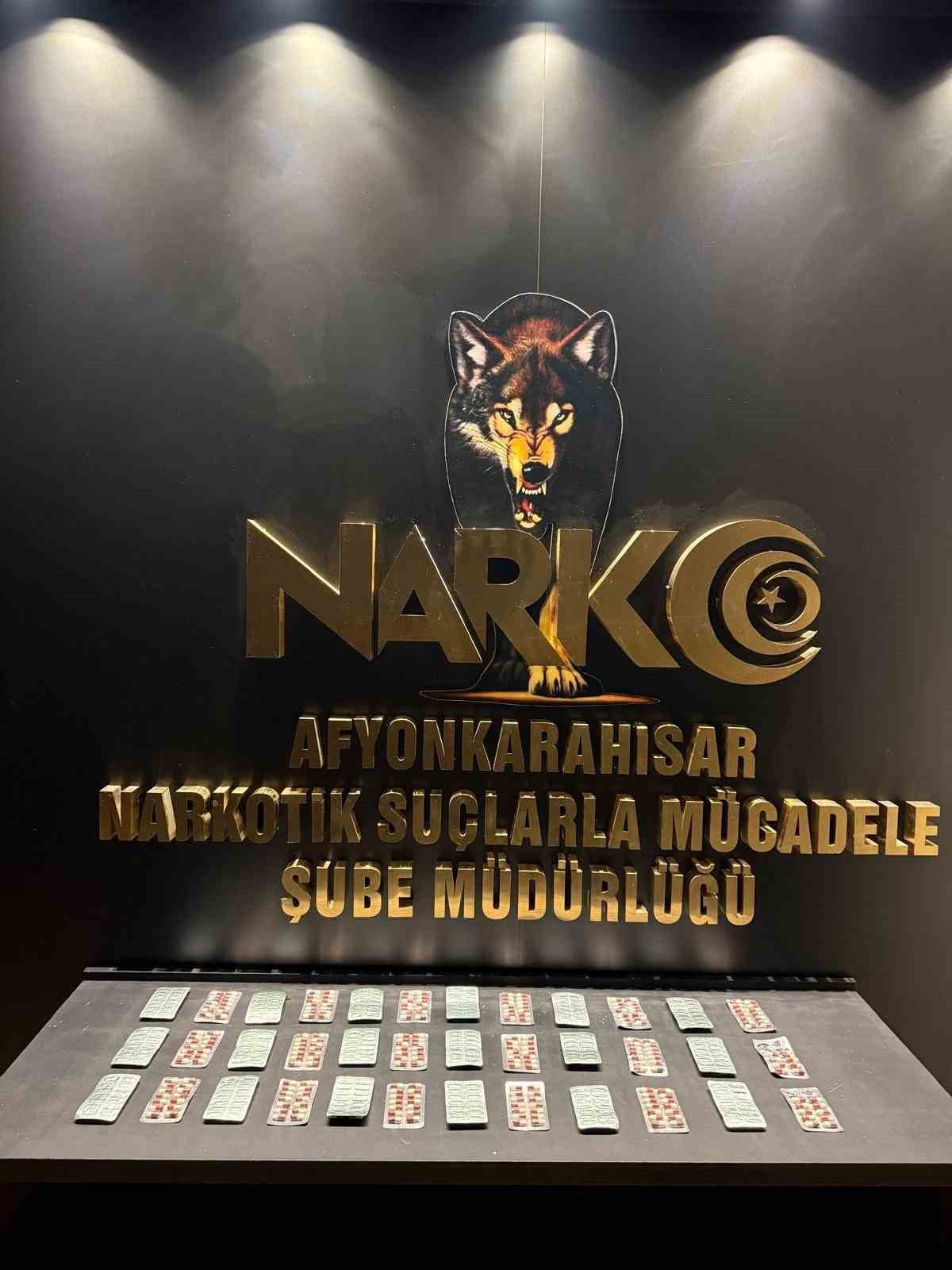 AFYONKARAHİSAR'DA POLİS TARAFINDAN GERÇEKLEŞTİRİLEN UYUŞTURUCU OPERASYONUNDA BİR ADRESE YAPILAN...