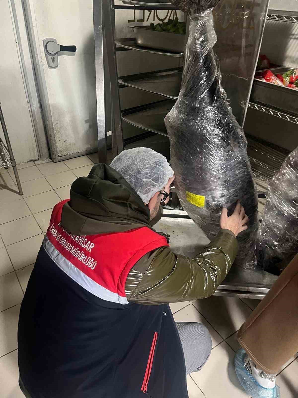 AFYONKARAHİSAR’DA GIDA ÜRETİMİ VE SATIŞI YAPAN 10’A YAKIN İŞLETMEDE DENETİM...