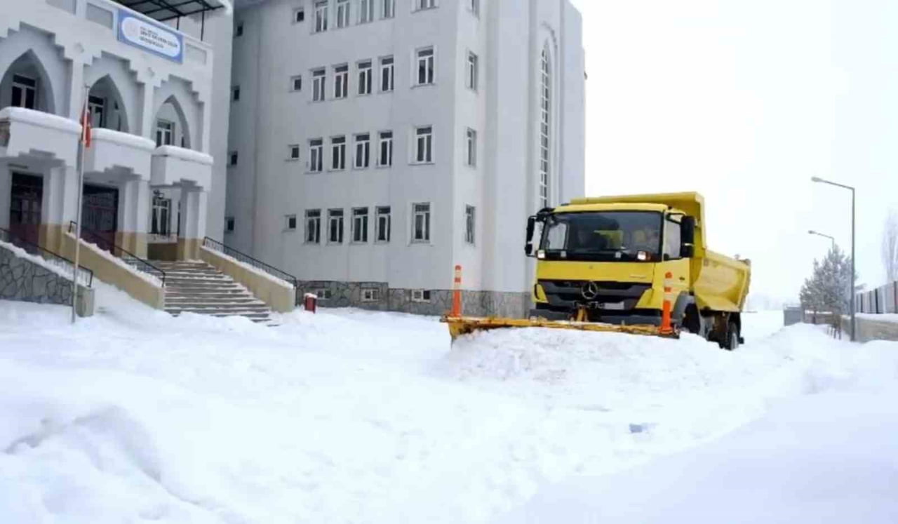 AĞRI VALİLİĞİ KOORDİNESİNDE, 2025-2026 EĞİTİM-ÖĞRETİM YILININ İKİNCİ DÖNEMİNE HAZIRLIK KAPSAMINDA...