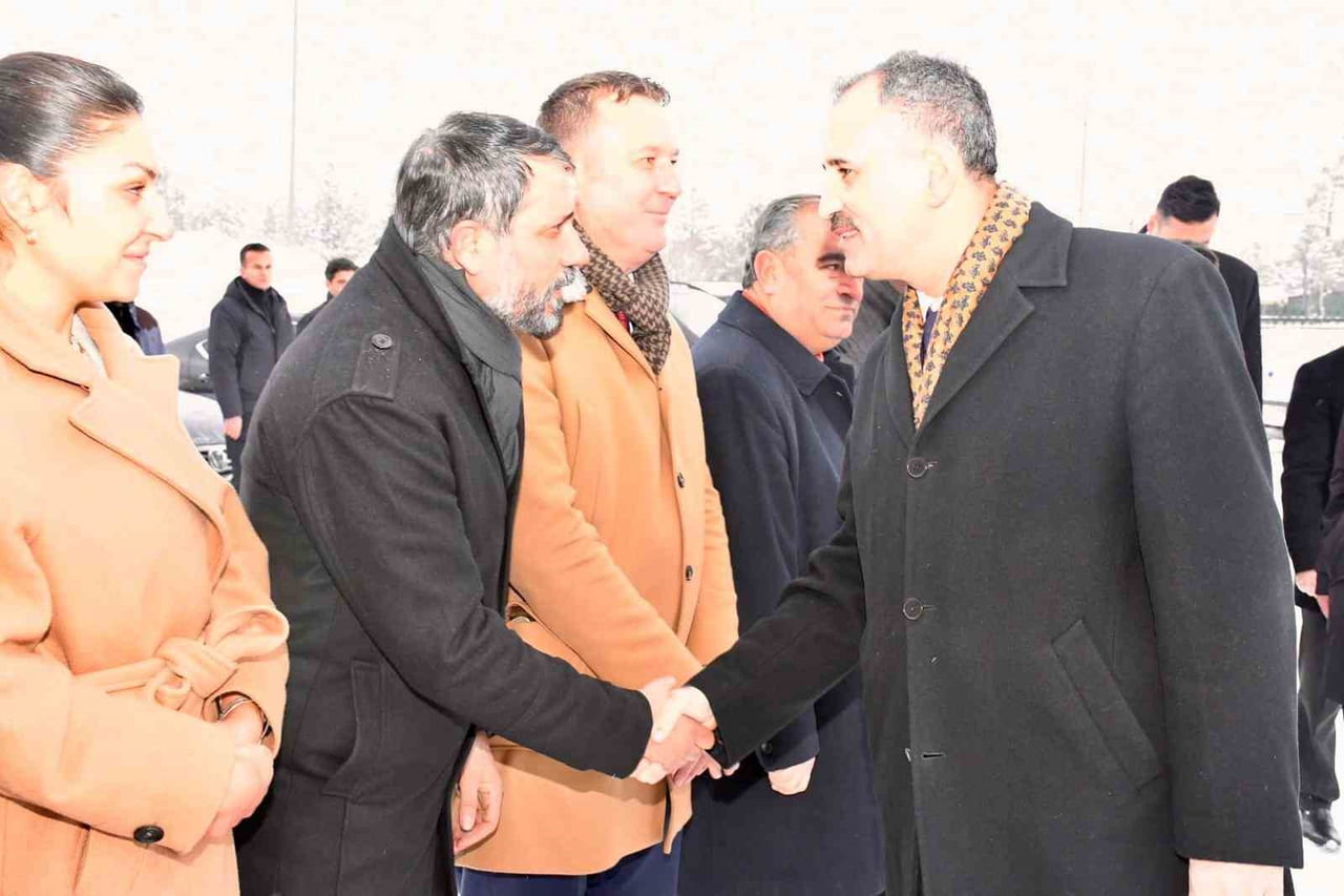 AĞRI VALİSİ ÖNDER BOZKURT, PATNOS İLÇESİNİ ZİYARET EDEREK İLÇEDE YÜRÜTÜLEN KAMU HİZMETLERİ VE...