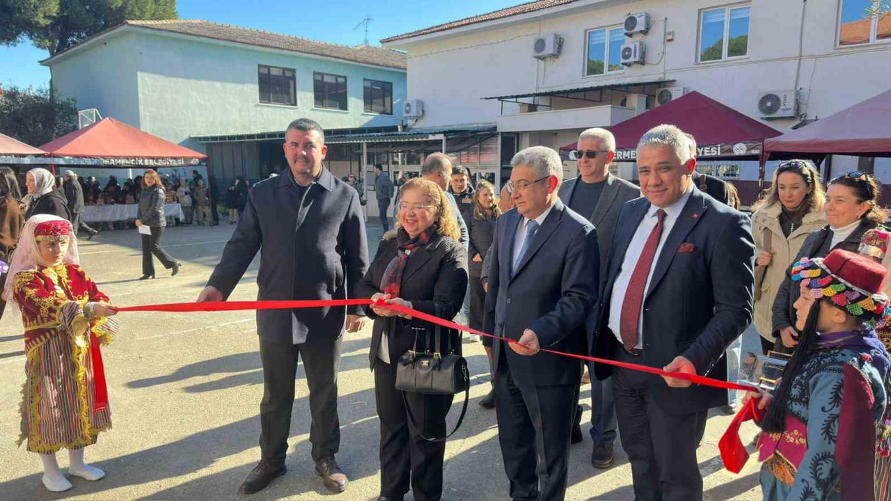 AİLE YILI KAPSAMINDA ŞEHİT CAFER İLKOKULU ÖĞRENCİLERİ, “AİLEM ÇOCUKKEN” PROJESİYLE GEÇMİŞTEN...