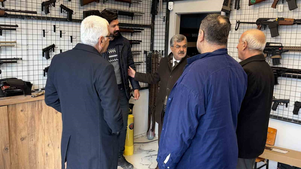 AK PARTİ ADIYAMAN İL BAŞKANI EKREM ÇADIR, ESNAFLARLA BİR ARAYA GELDİ.