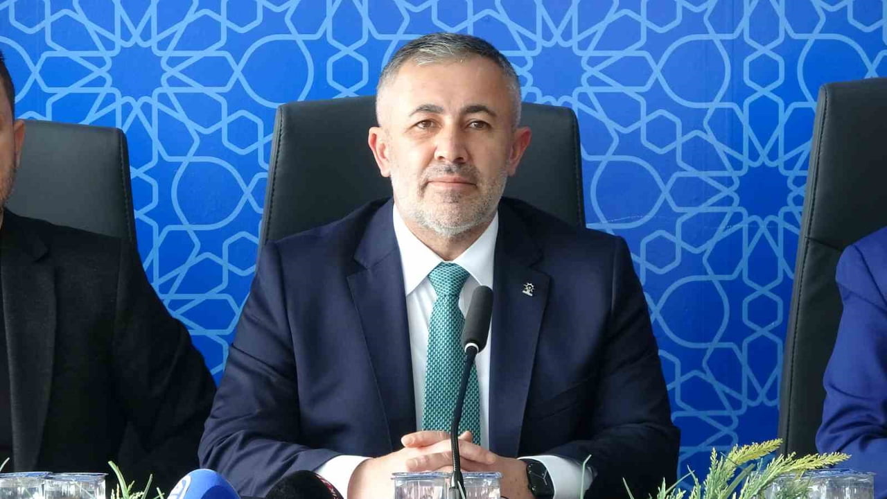 AK PARTİ BİLECİK İL BAŞKANI SERKAN YILDIRIM, BİLECİK'TE ÜYE SAYILARININ 27 BİN 984'E ULAŞTIĞINI VE...