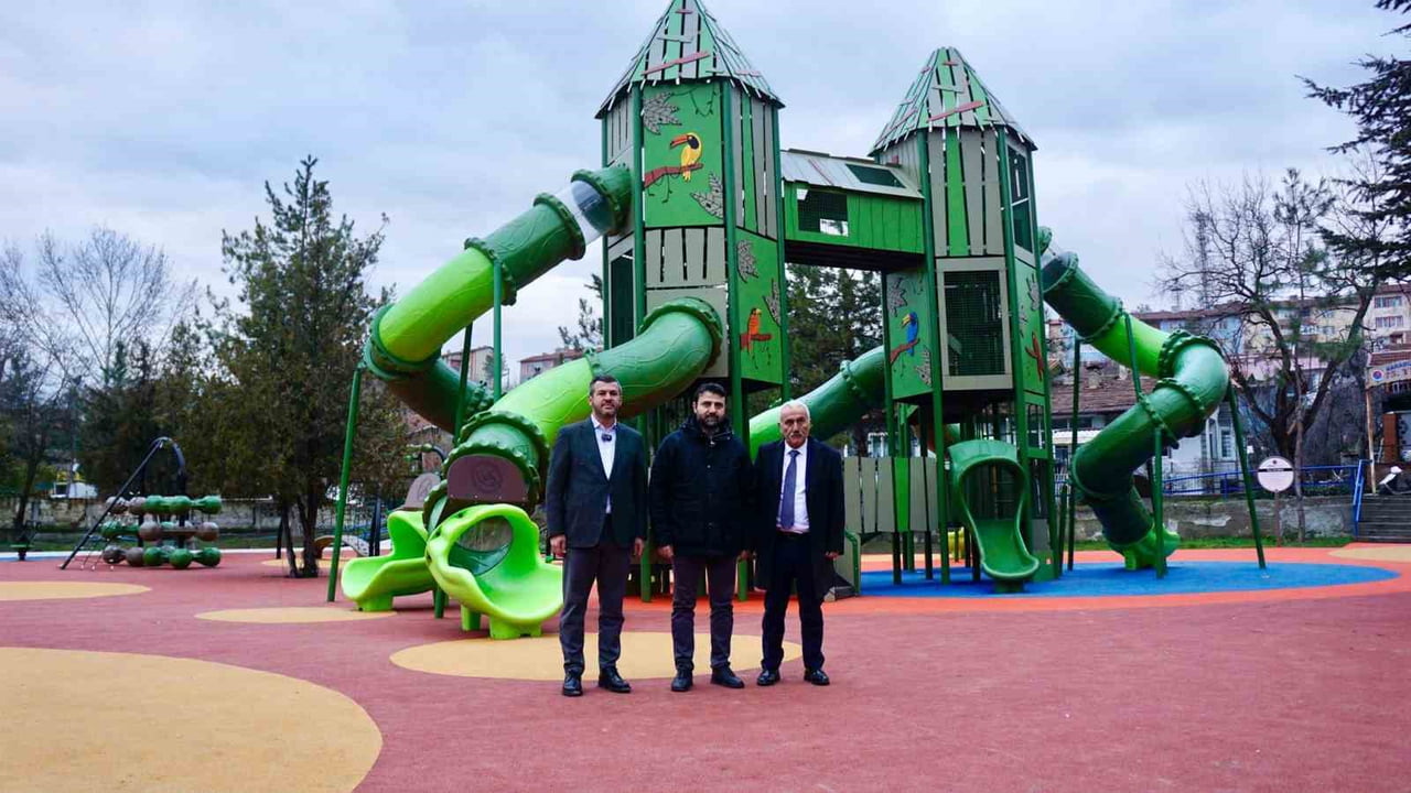 AK PARTİ GENEL SEKRETER YARDIMCISI VE KARABÜK MİLLETVEKİLİ CEM ŞAHİN, KARABÜK BELEDİYESİ...