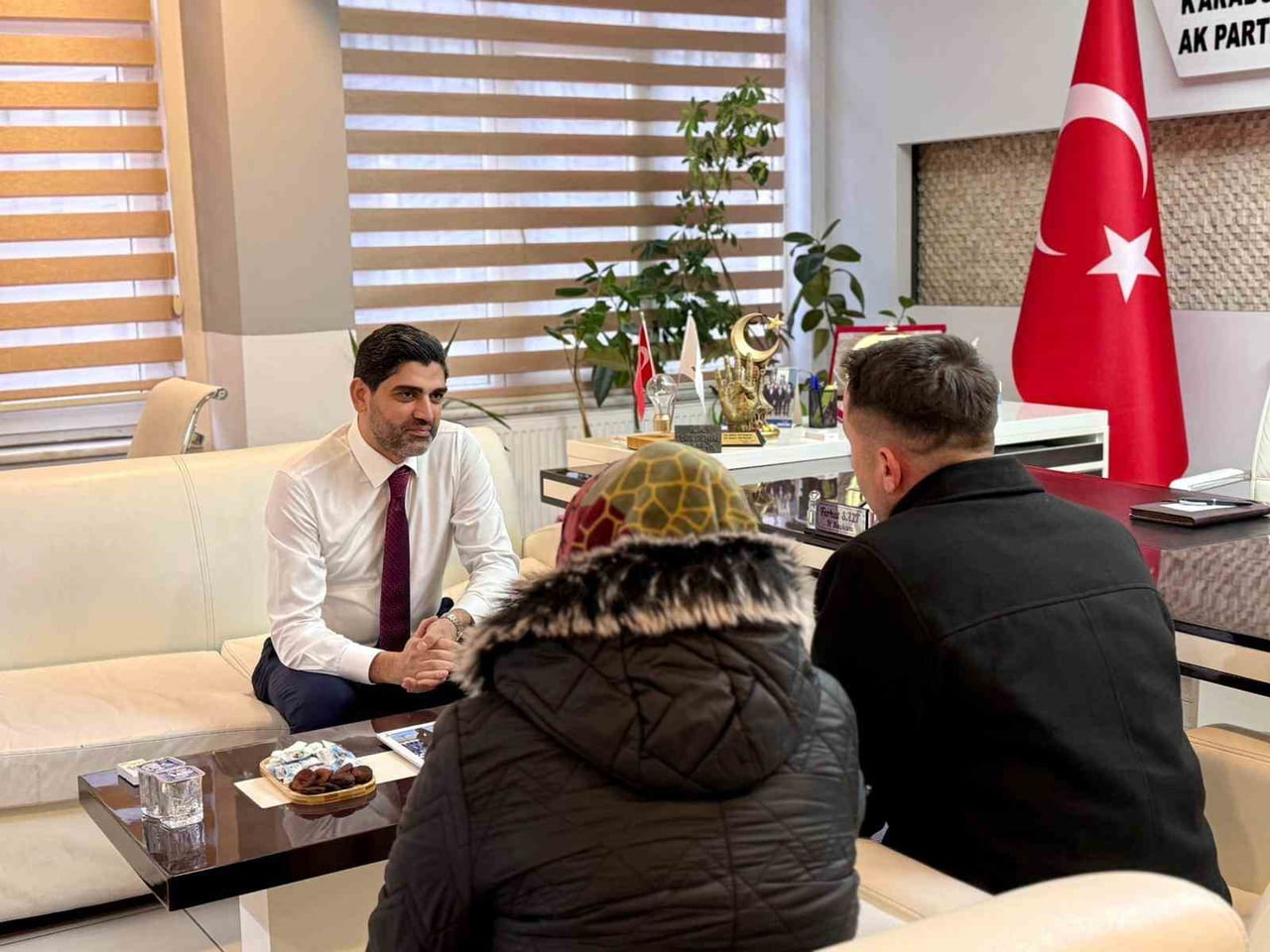 AK PARTİ KARABÜK İL BAŞKANI FERHAT SALT, PARTİ BİNASINDA DÜZENLENEN HALK BULUŞMASINDA GAZİLER...