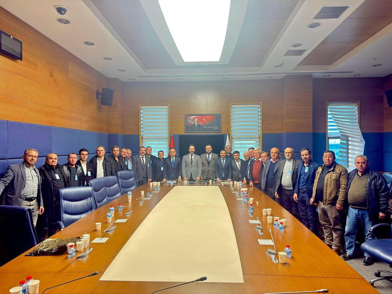 AK PARTİ SARIGÖL İLÇE BAŞKANI NİHAT DEMİRCİ, MAHALLE MUHTARLARIYLA BİRLİKTE ANKARA’YA GİDEREK...