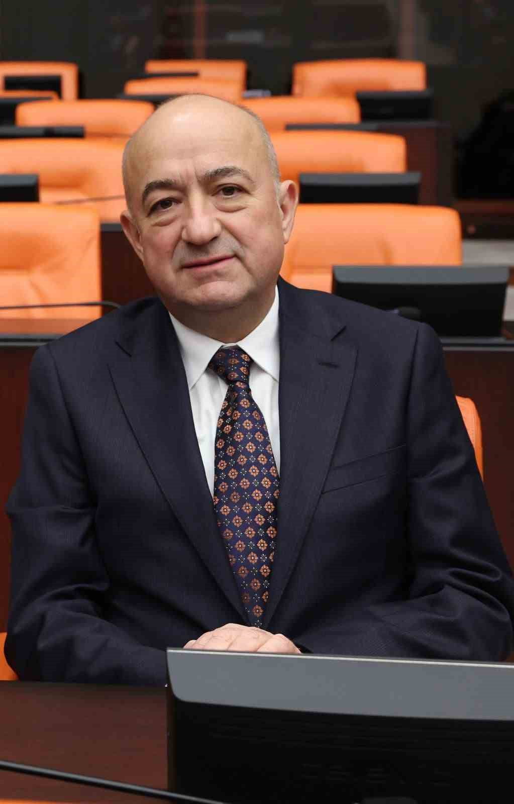 AK PARTİLİ MİLLETVEKİLİ AYHAN GİDER, 10 OCAK ÇALIŞAN GAZETECİLER GÜNÜ İÇİN, "KALEMİNİ VE...