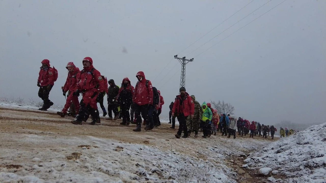 AKUT BOZÜYÜK EKİBİ TARAFINDAN GELENEKSELLEŞEN METRİSTEPE ZAFER VE ŞEHİTLERİ ANMA YÜRÜYÜŞÜ, BU YIL...