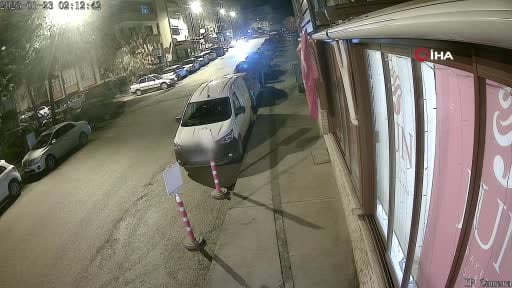 Alkollü Tofaş sürücüsü dehşet saçtı: Park halindeki 5 araca çarpıp böyle kaçtı