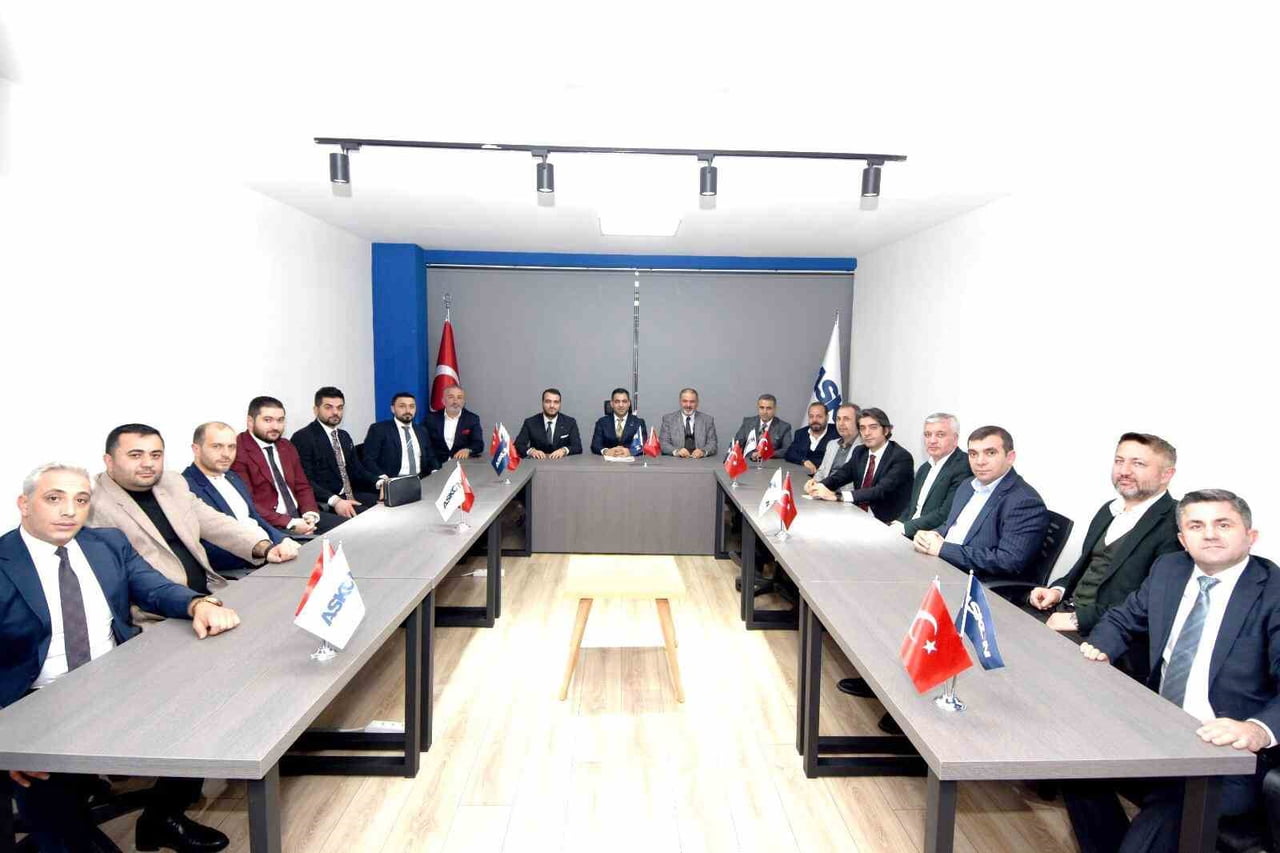 ANADOLU ASLANLARI İŞ ADAMLARI DERNEĞİ (ASKON) ERZURUM ŞUBE BAŞKANI YAVUZ SELİM TURAN BAŞKANLIĞINDA...