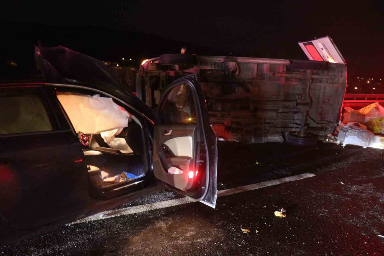 ANADOLU OTOYOLU’NUN SAKARYA GEÇİŞİNDE 1 KİŞİNİN HAYATINI KAYBETTİĞİ, 3 KİŞİNİN İSE YARALANDIĞI...