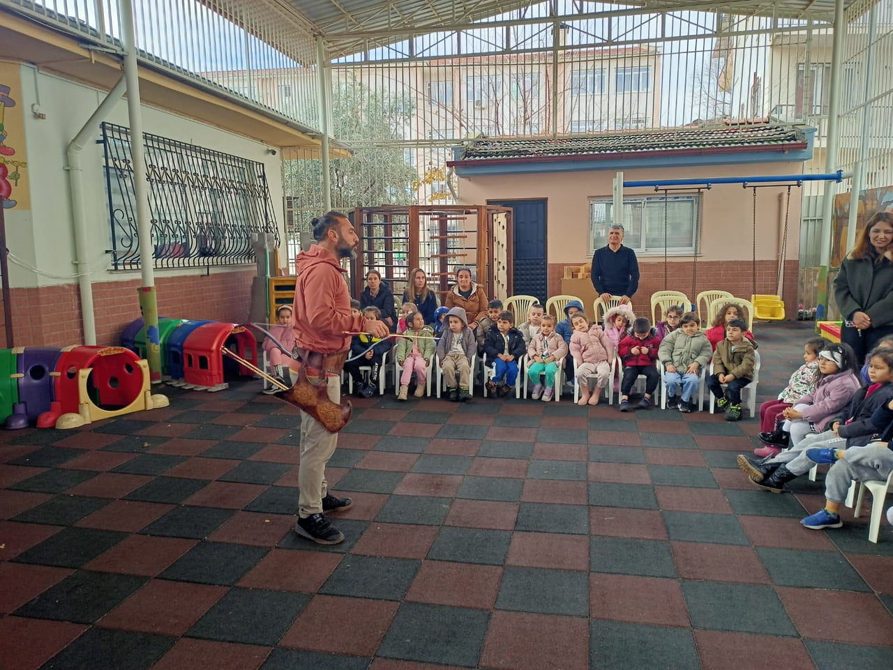 ANAOKULU ÖĞRENCİLERİ OKÇULUK KÜLTÜRÜNÜ ÖĞRENDİ