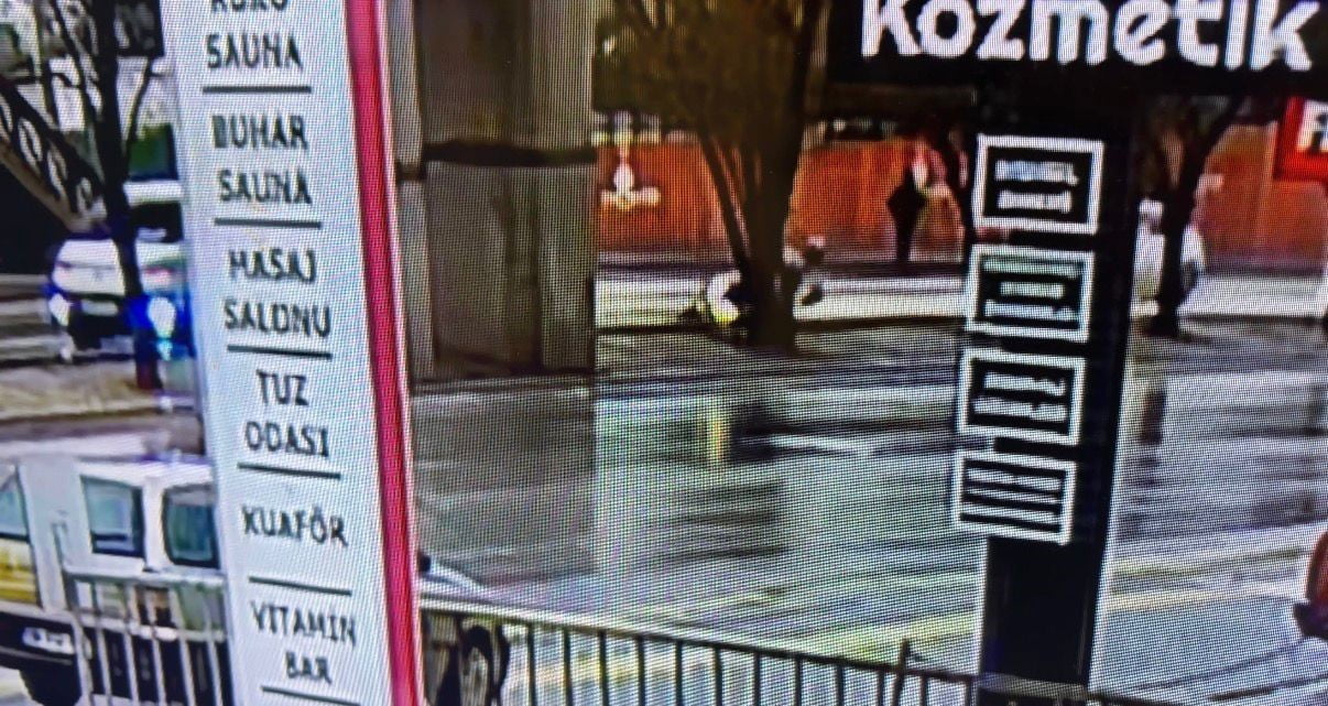 ANKARA'NIN ALTINDAĞ İLÇESİNDE YAĞIŞTAN DOLAYI DEVRİLEN MOTOSİKLETİN SÜRÜCÜSÜ TAHIR AL CAFER...