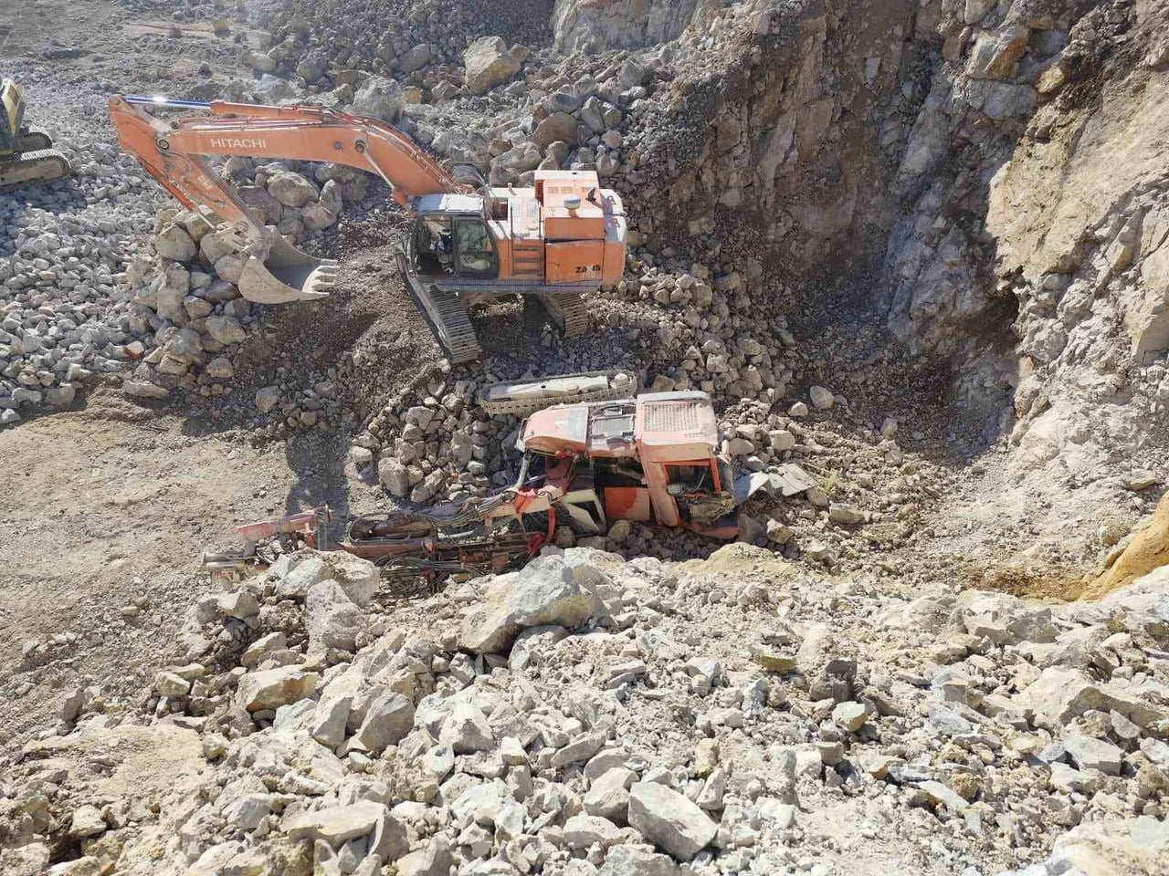ANKARA'NIN ÇUBUK İLÇESİNDE BİR MADEN OCAĞINDA MEYDANA GELEN  İŞ KAZASINDA YARALANAN İŞÇİ...
