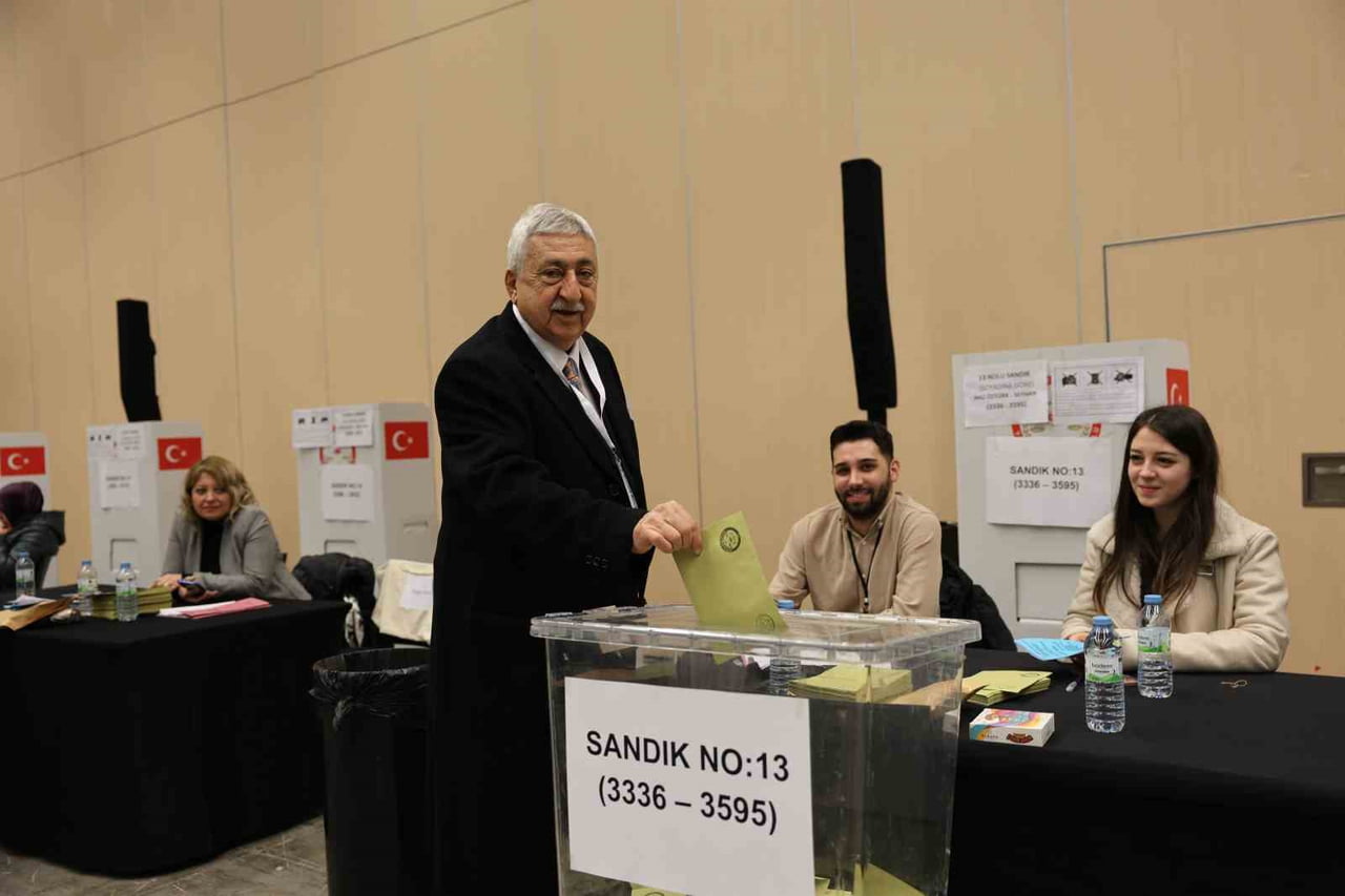 ANKARA BAKKALLAR VE BAYİLER ESNAF ODASI’NIN 28’İNCİ OLAĞAN GENEL KURULU, ATO CONGRESİUM’DA YOĞUN...