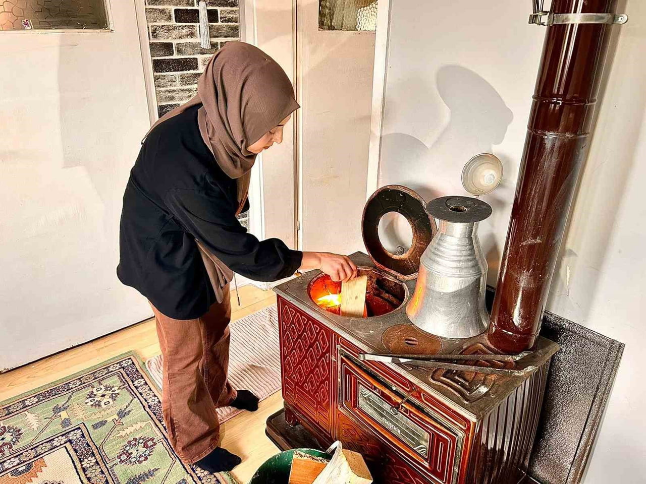 ANKARA’DA 10 YIL EVLİ KALDIĞI EŞİNDEN BOŞANDIKTAN SONRA NAFAKA ÖDEMEK ZORUNDA KALAN ŞENGÜL ÖZ...