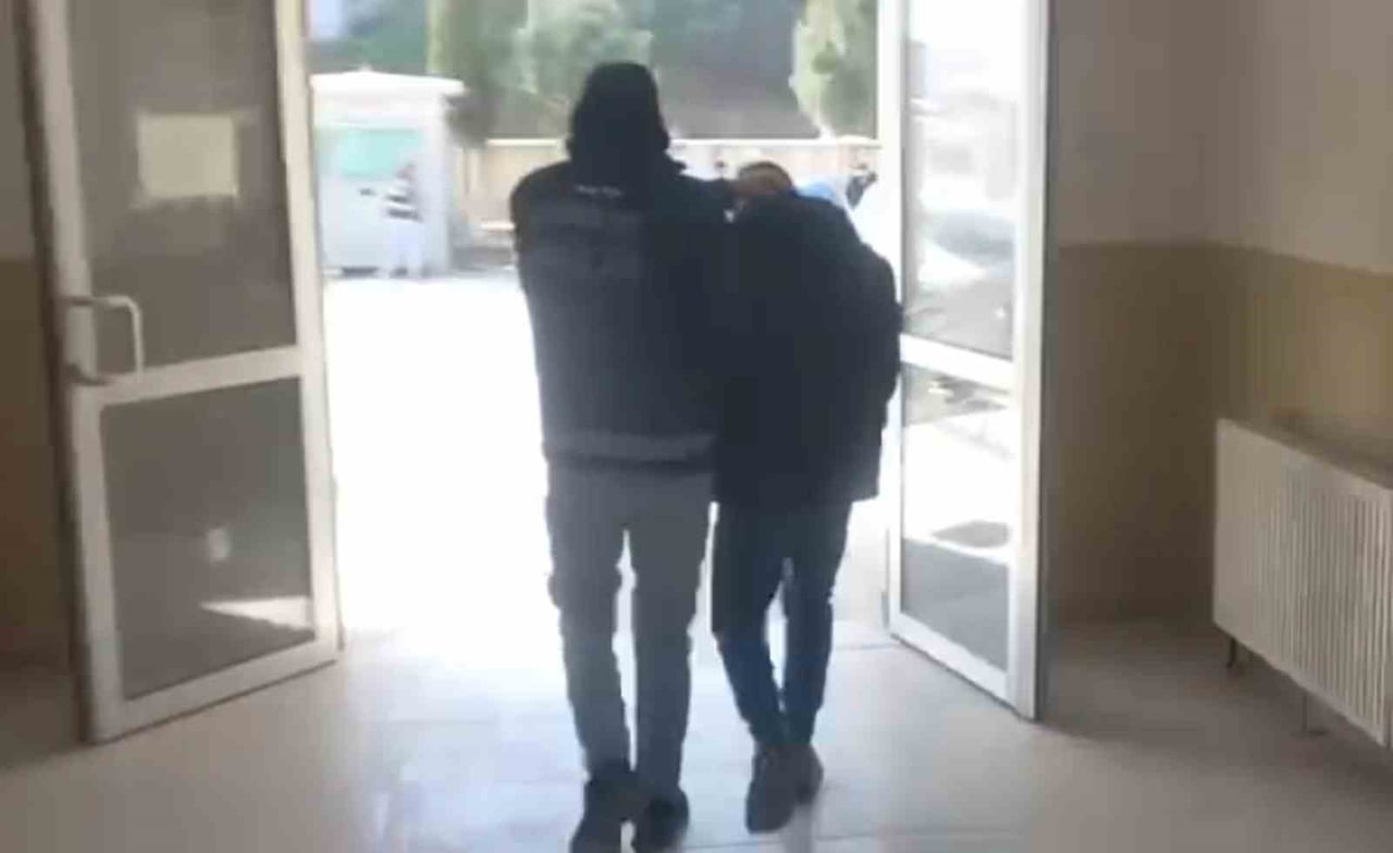 ANTAKYA’DA 15 YIL HAPİS CEZASI İLE ARANAN ŞAHIS TUTUKLANDI