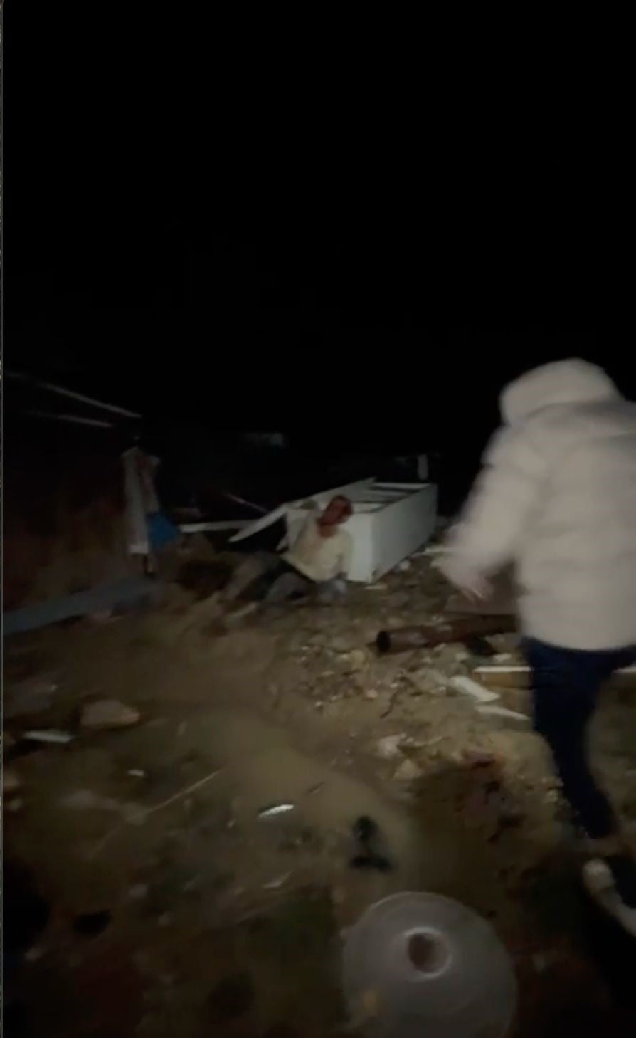 ANTALYA’DA GEÇTİĞİMİZ GÜNLERDE YAŞANAN HORTUM SIRASINDA SAVRULAN KONTEYNERİN İÇİNDE .BULUNAN...