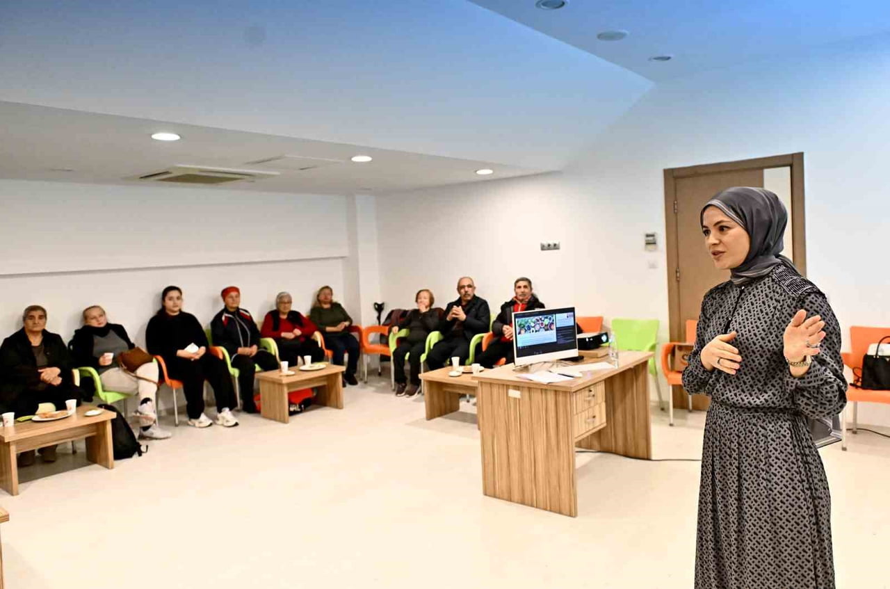 ANTALYA’DA MURATPAŞA BELEDİYESİ, PARKİNSON HASTALIĞININ İLK EVRESİNDEKİ BİREYLERİN YAŞAM...