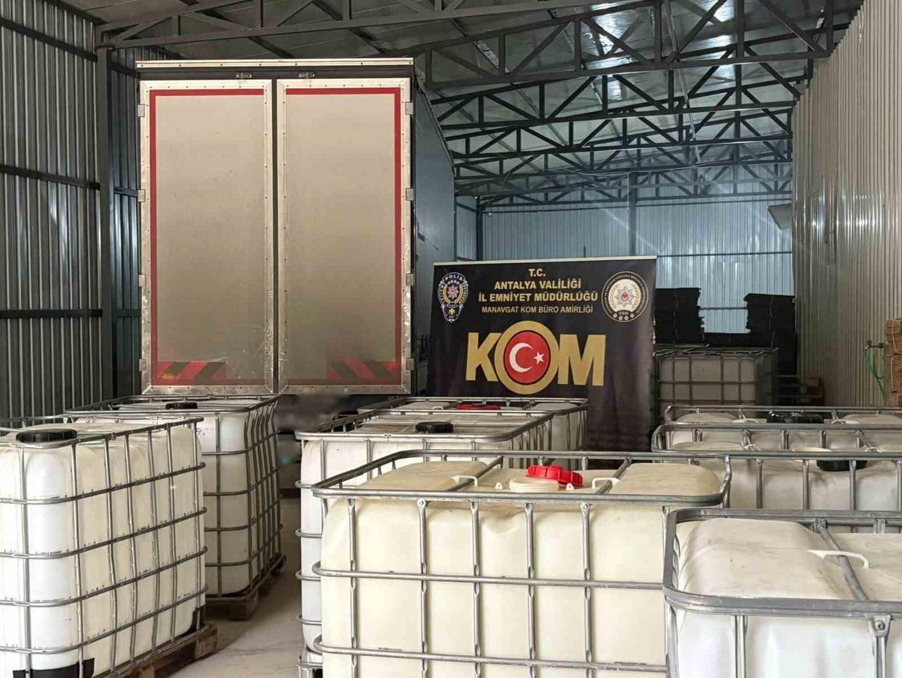 ANTALYA GENELİNDE SON 1 HAFTADA DÜZENLENEN OPERASYONLARDA ÖRGÜTLÜ SUÇ VE KAÇAKÇILIK KAPSAMINDA ÇOK...