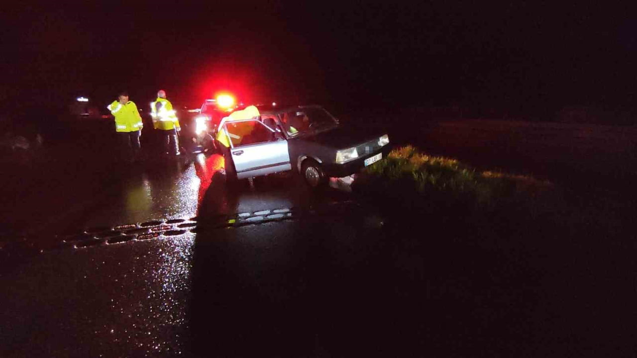 ANTALYA’NIN MANAVGAT İLÇESİNDE YAPTIĞI KAZA SONRASI ASKIDA KALAN VE ALKOLMETREYİ ÜFLEMEYEN ARAÇ...