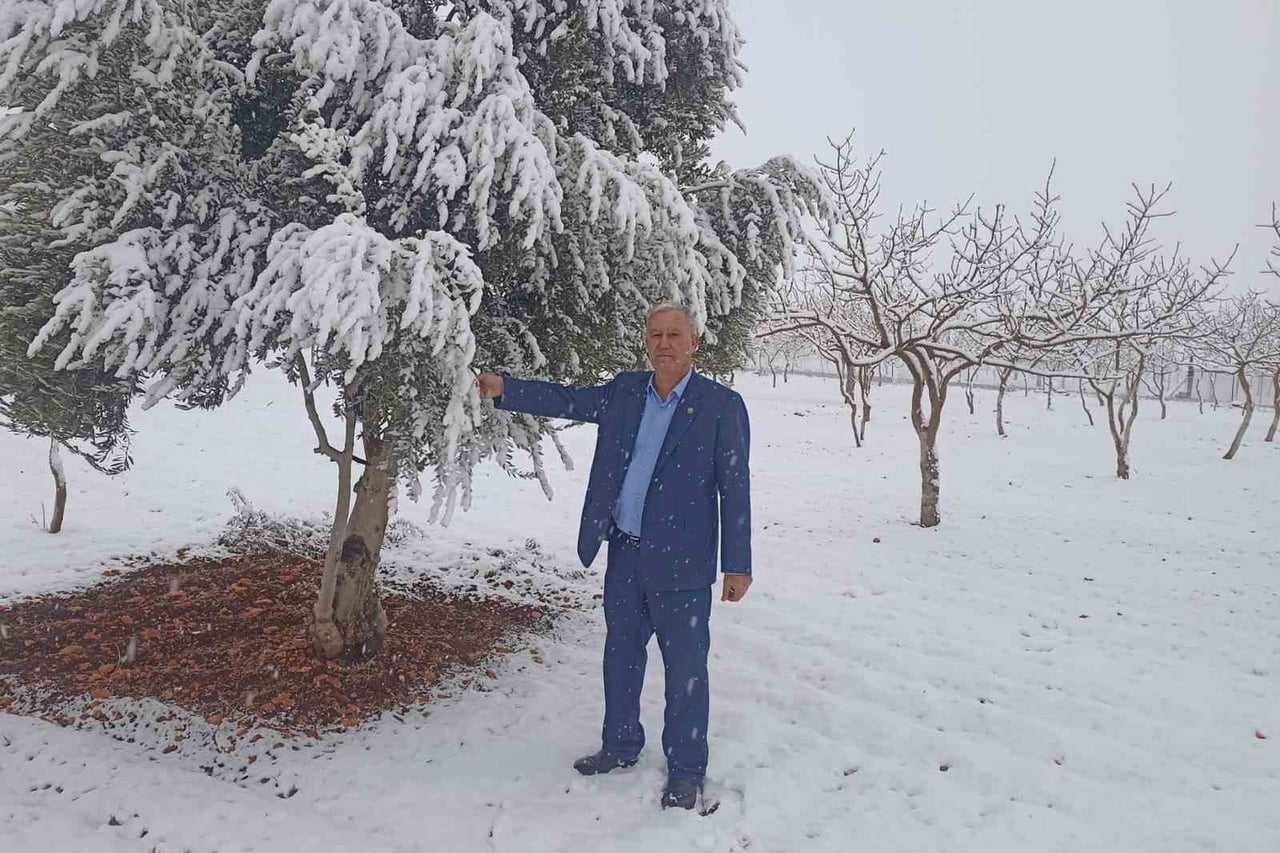 ARABAN'DA KAR YAĞIŞI ZEYTİN VE ANTEPFISTIĞI ÜRETİCİLERİNİN YÜZÜNÜ GÜLDÜRDÜ