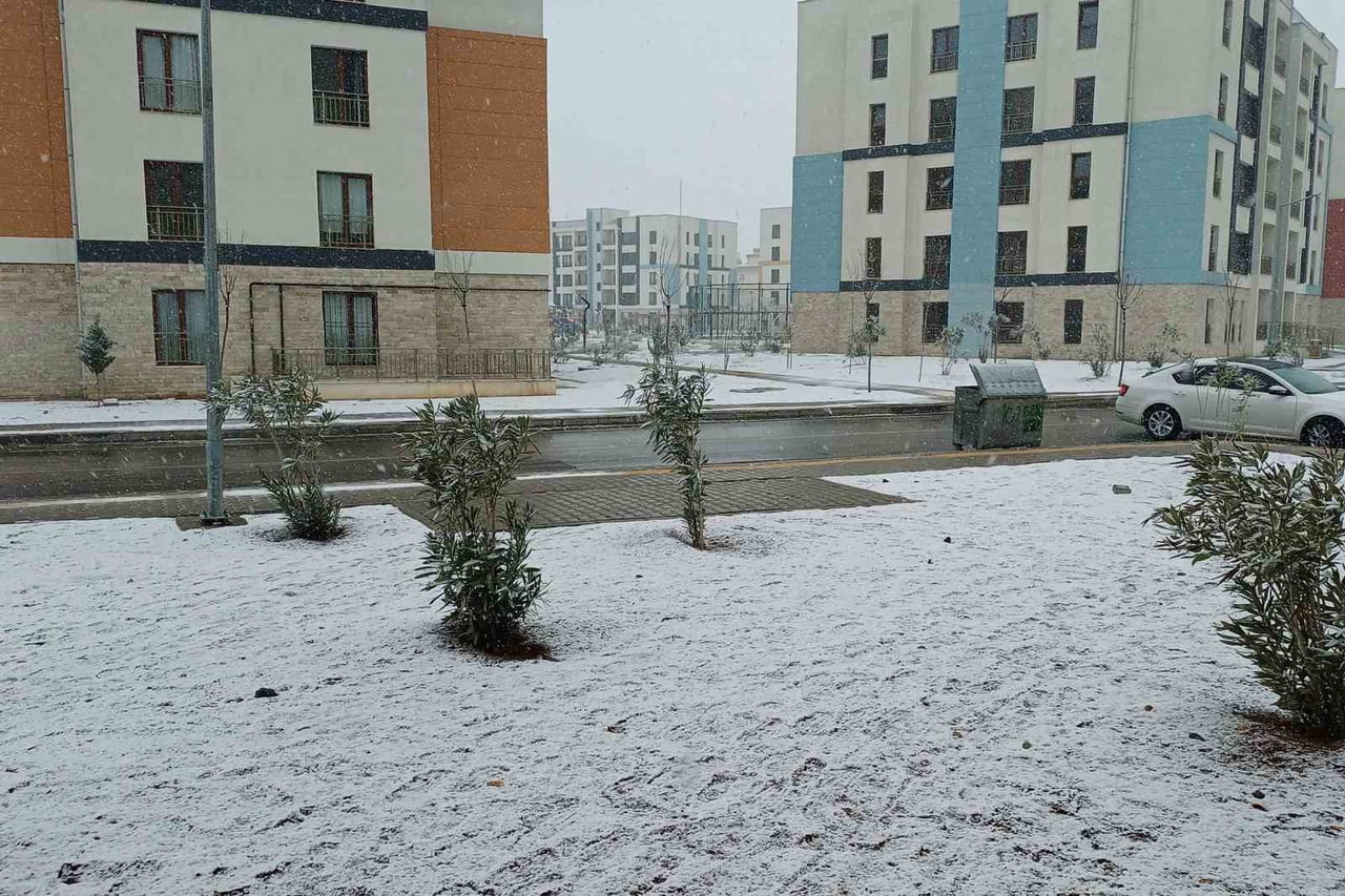 ARABAN'DAKİ KAR YAĞIŞI KURAKLIK KORKUSUNU SONLANDIRDI, ÇİFTÇİNİN YÜZÜNÜ GÜLDÜRDÜ