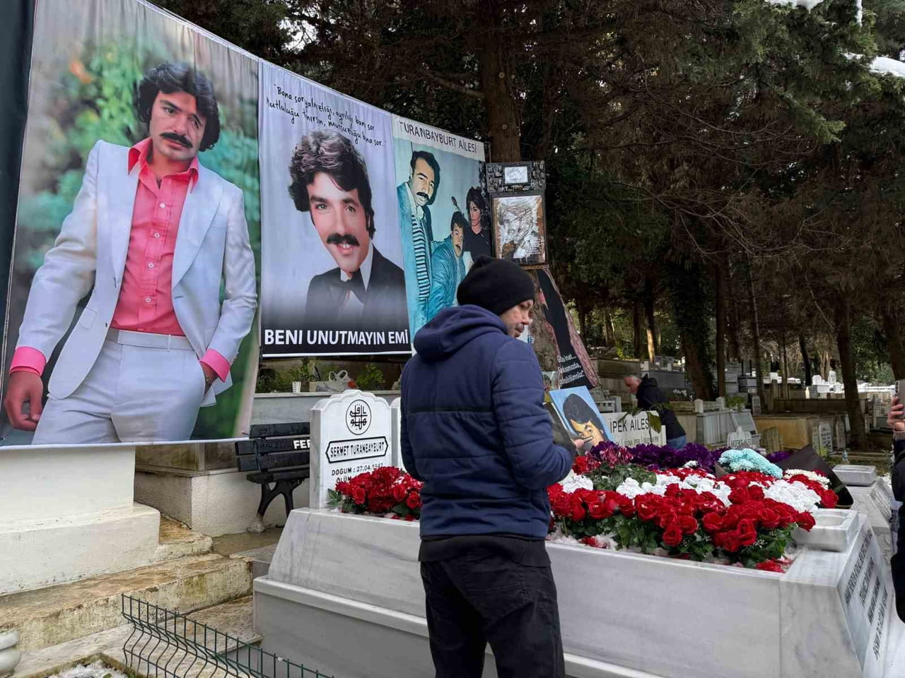 ARABESK MÜZİĞİNİN USTA İSMİ FERDİ TAYFUR, VEFATININ 1. YIL DÖNÜMÜNDE SEVENLERİ TARAFINDAN SARIYER...