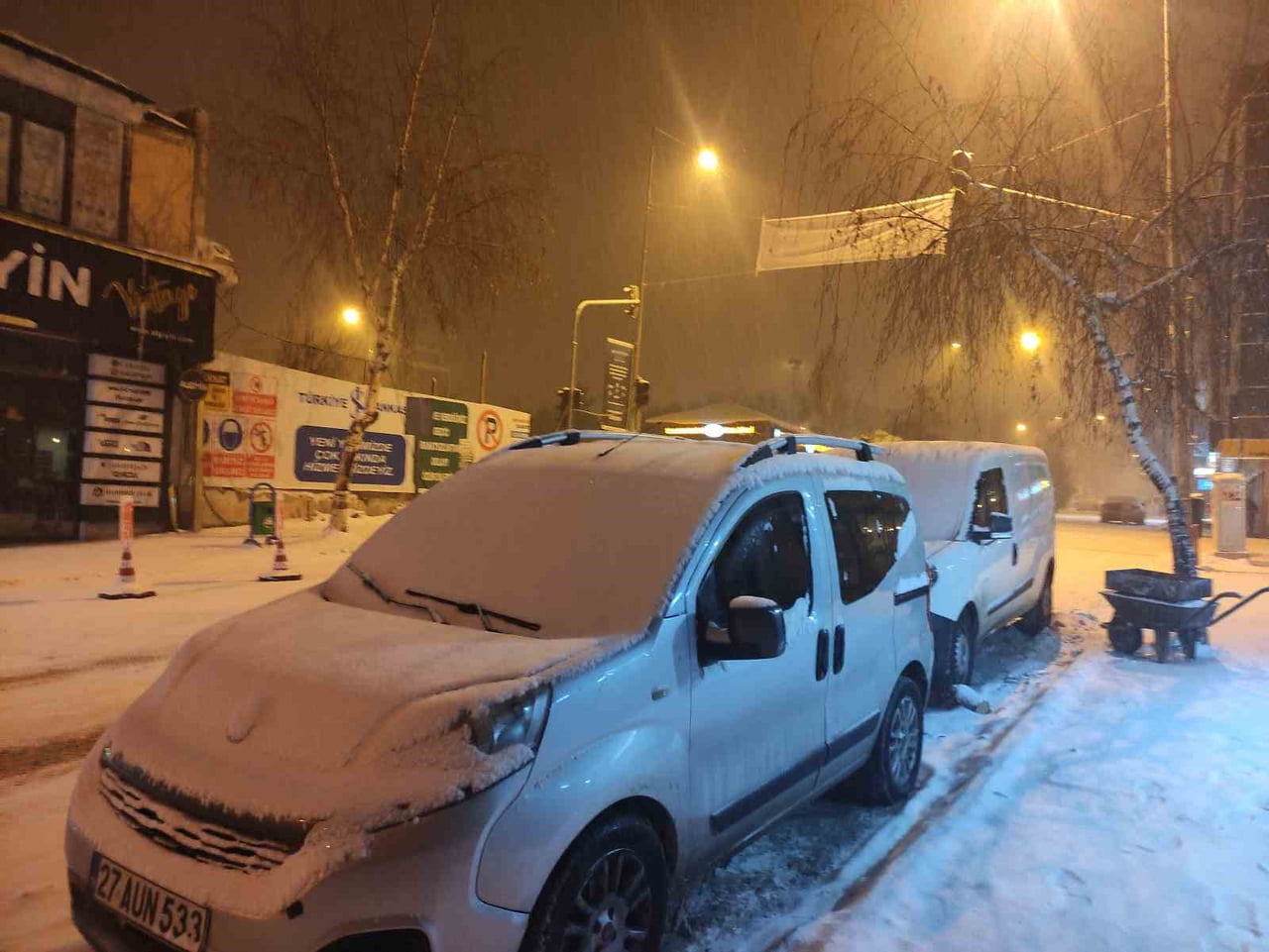 ARDAHAN'DA GECE SAATLERİNDEN İTİBAREN İL GENELİNDE KAR YAĞIŞI ETKİLİ OLDU.  (OLGUN...