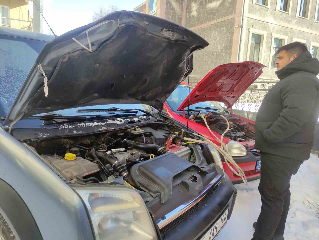 ARDAHAN'DA SİBİRYA SOĞUKLARI BAŞLADI; GÖLE EKSİ 36'YI GÖRDÜ. (OLGUN YILDIZ/ARDAHAN-İHA)