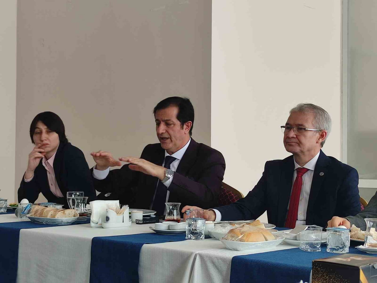 ARDAHAN ÜNİVERSİTESİ REKTÖRÜ PROF. DR. ÖZTÜRK EMİROĞLU, CUMHURBAŞKANLIĞI'NCA ONAYLANAN VE ARDAHAN...