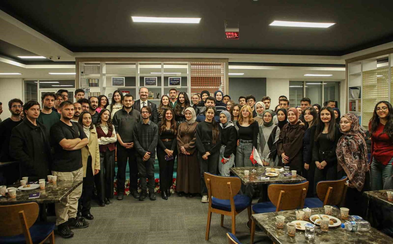 ATATÜRK ÜNİVERSİTESİ, 1958 YILINDA DÜNYACA ÜNLÜ MATEMATİKÇİ CAHİT ARF’IN ÜNİVERSİTE BÜNYESİNDE...