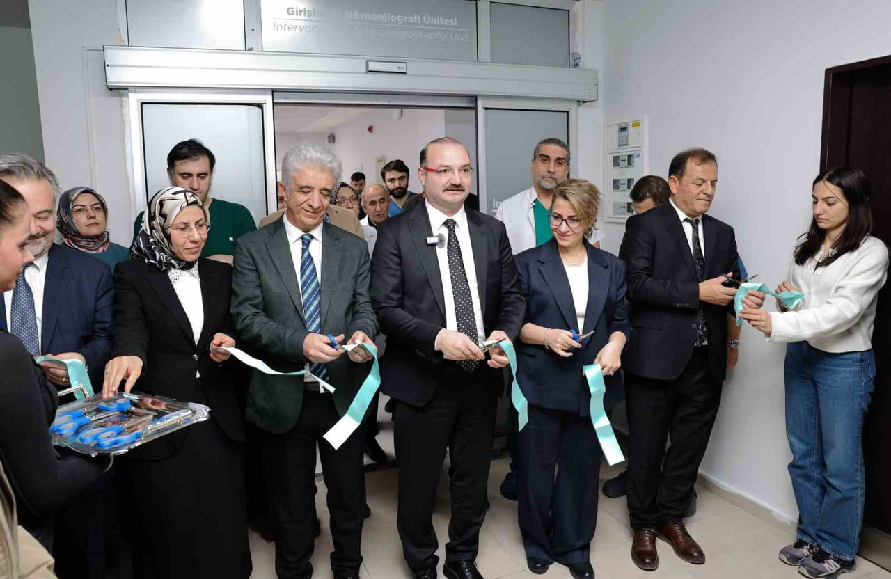 ATATÜRK ÜNİVERSİTESİ ARAŞTIRMA HASTANESİ BÜNYESİNDE İLKE KEZ İLERİ TEKNOLOJİYE SAHİP YENİ NESİL...