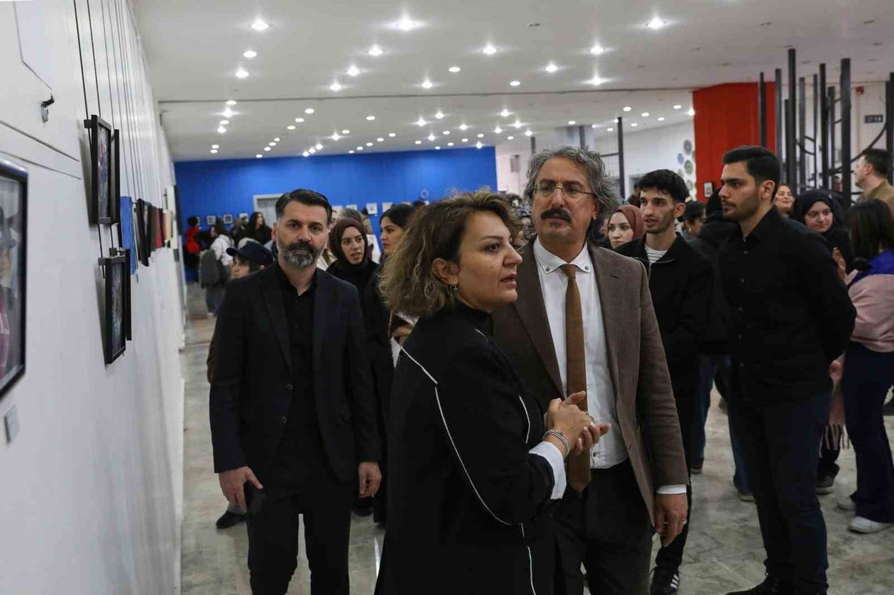 ATATÜRK ÜNİVERSİTESİ GÜZEL SANATLAR FAKÜLTESİ BÜNYESİNDE FAALİYET GÖSTEREN GÜZEL SANATLAR MÜZESİ...