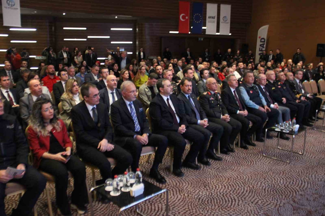 AVRUPA BİRLİĞİ VE DÜNYA BANKASI DESTEĞİYLE YÜRÜTÜLEN "DİRENÇLİ İZMİR: AFET RİSKLERİNİN AZALTIMI...