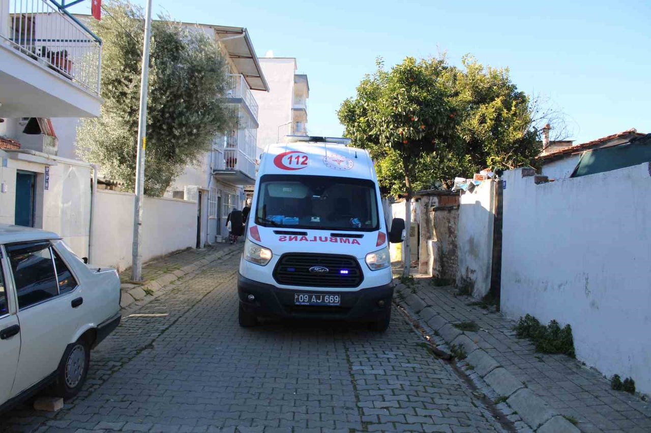 AYDIN'IN EFELER İLÇESİNDE 2 GÜNDÜR KOMŞULARINDAN HABER ALAMAYAN VE KAPIYI AÇTIRAMAYAN MAHALLE...