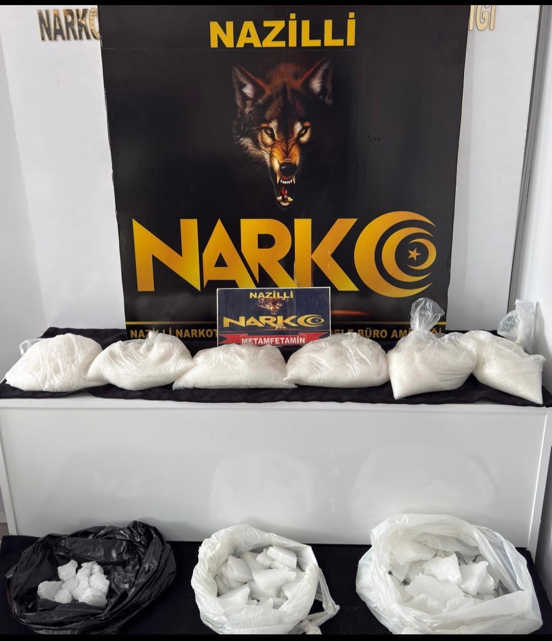 AYDIN'IN NAZİLLİ İLÇESİNDE POLİS EKİPLERİ TARAFINDAN DÜZENLENEN OPERASYON KAPSAMINDA 9 KİLO 425...
