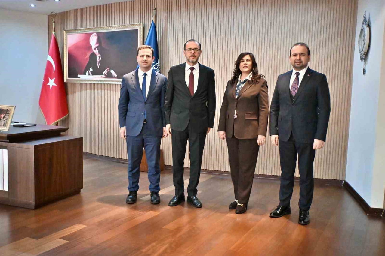 AYDIN BÜYÜKŞEHİR BELEDİYE BAŞKANI ÖZLEM ÇERÇİOĞLU’NA, SAĞLIK BAKAN YARDIMCISI PROF. DR. NURULLAH...