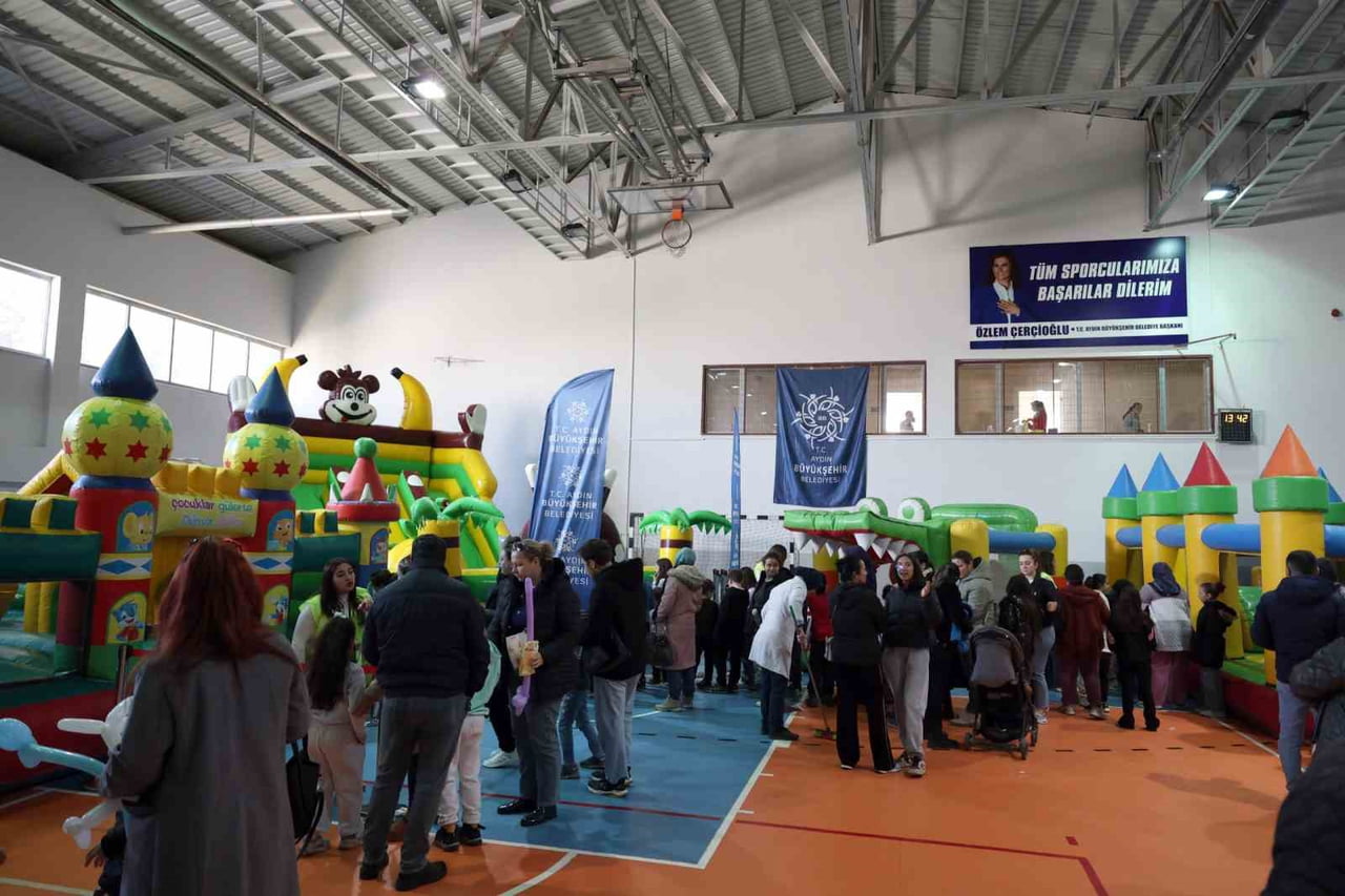 AYDIN BÜYÜKŞEHİR BELEDİYESİ TARAFINDAN ÇOCUKLARA YARIYIL TATİLİ HEDİYESİ OLARAK DÜZENLENEN YARIYIL...