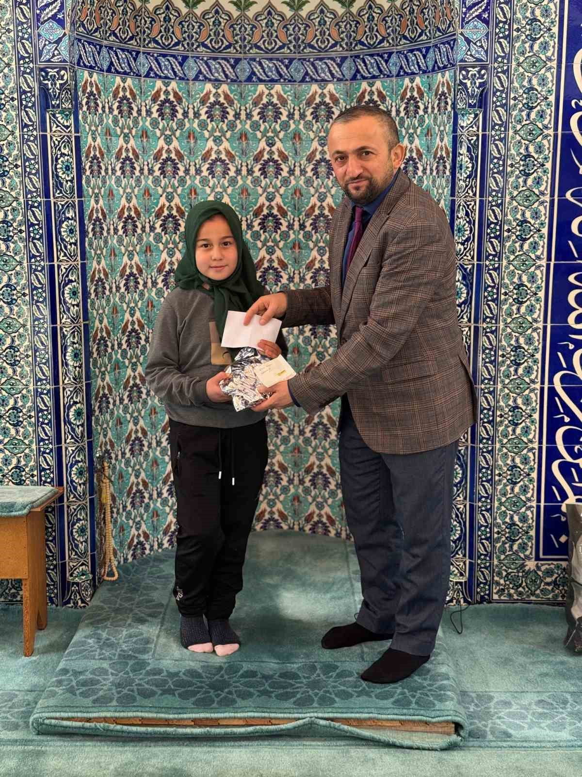 AYDIN’IN KARACASU İLÇESİNDE 7-10 YAŞ GRUBUNA YÖNELİK KUR’AN KURSU AÇILDI. MİNİK ÖĞRENCİLERİN...