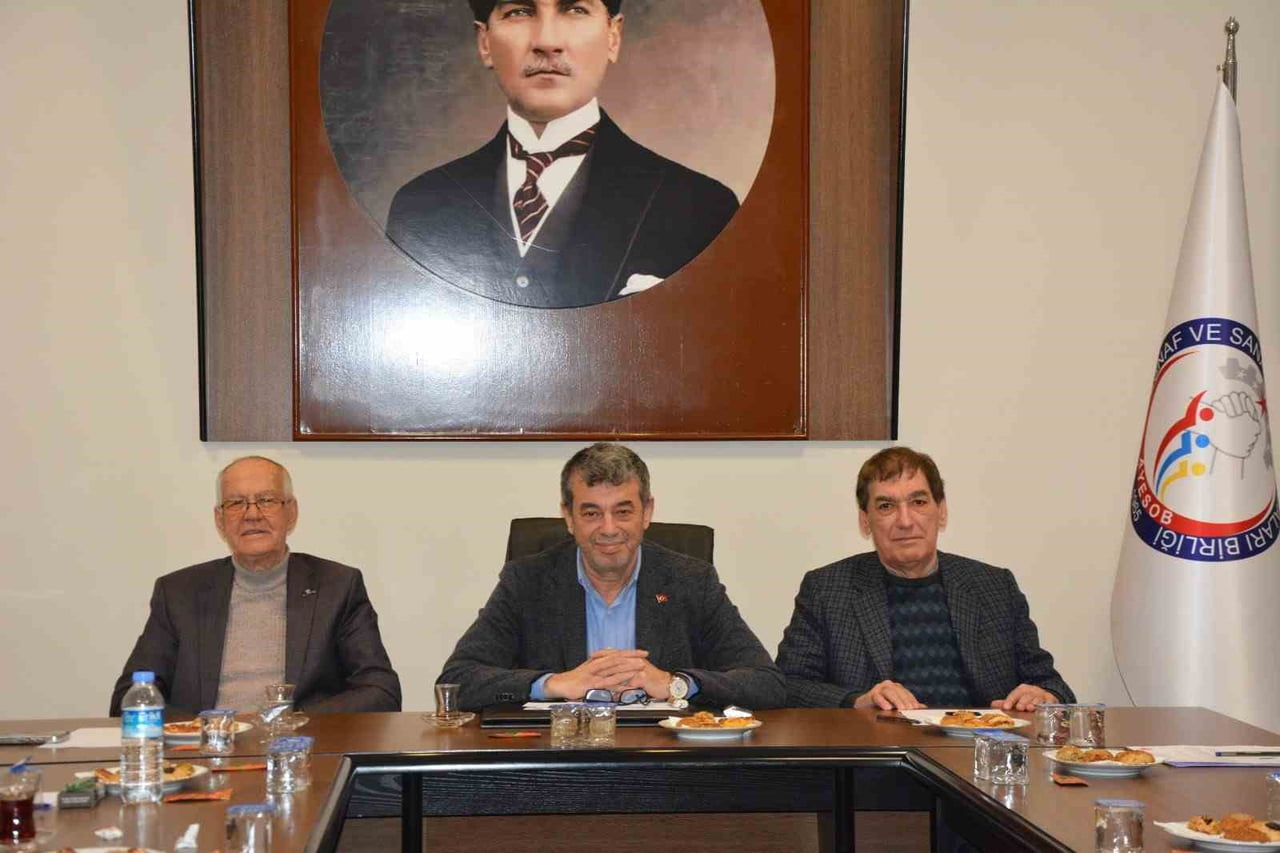 AYESOB EV SAHİPLİĞİNDE GERÇEKLEŞTİRİLEN YILIN İLK ŞOFÖRLER VE OTOMOBİLCİLER ODALARI KURUL...