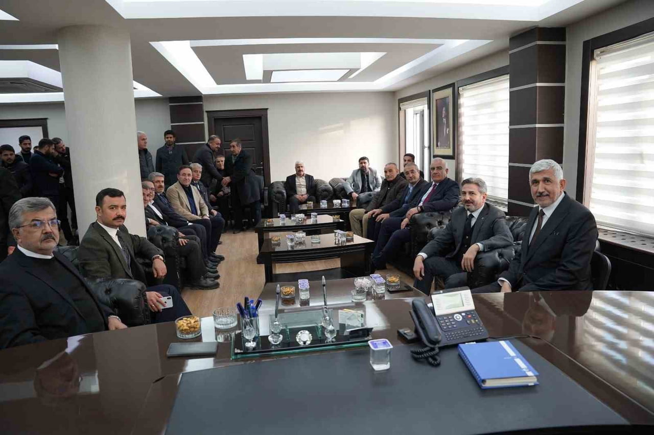 BAKAN YARDIMCISI AYDIN, BELEDİYE BAŞKANI HALLAÇ İLE BİR ARAYA GELDİ