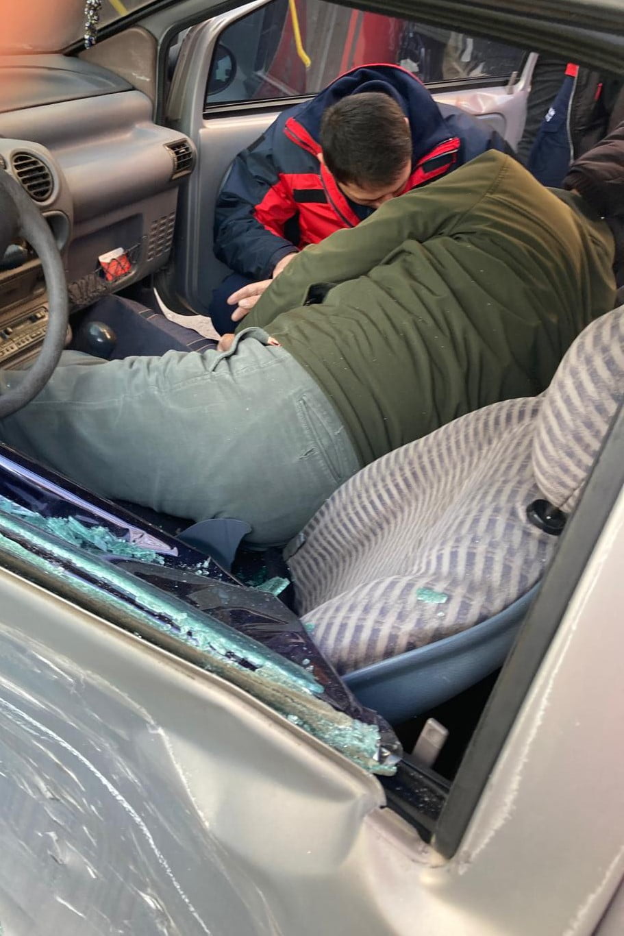 BALIKESİR'İN KARESİ İLÇESİNDE KAVŞAKTA MEYDANA GELEN ÇİFT TARAFLI TRAFİK KAZASINDA 1 AĞIR OLMAK...