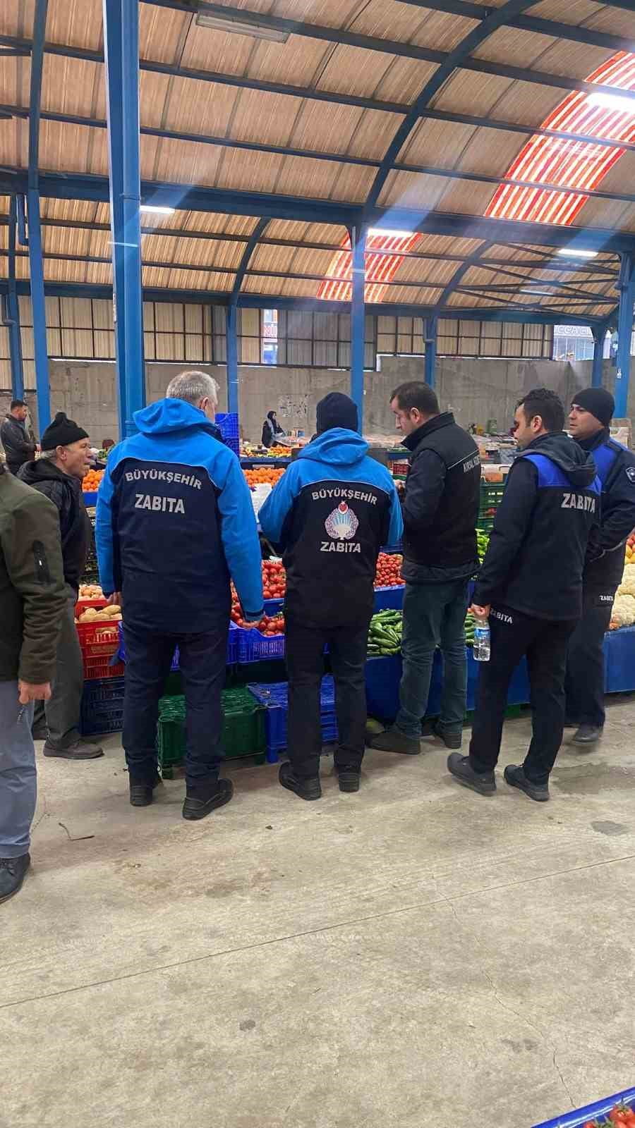 BALIKESİR BÜYÜKŞEHİR BELEDİYESİ PAZAR YERLERİNİ DENETLİYOR