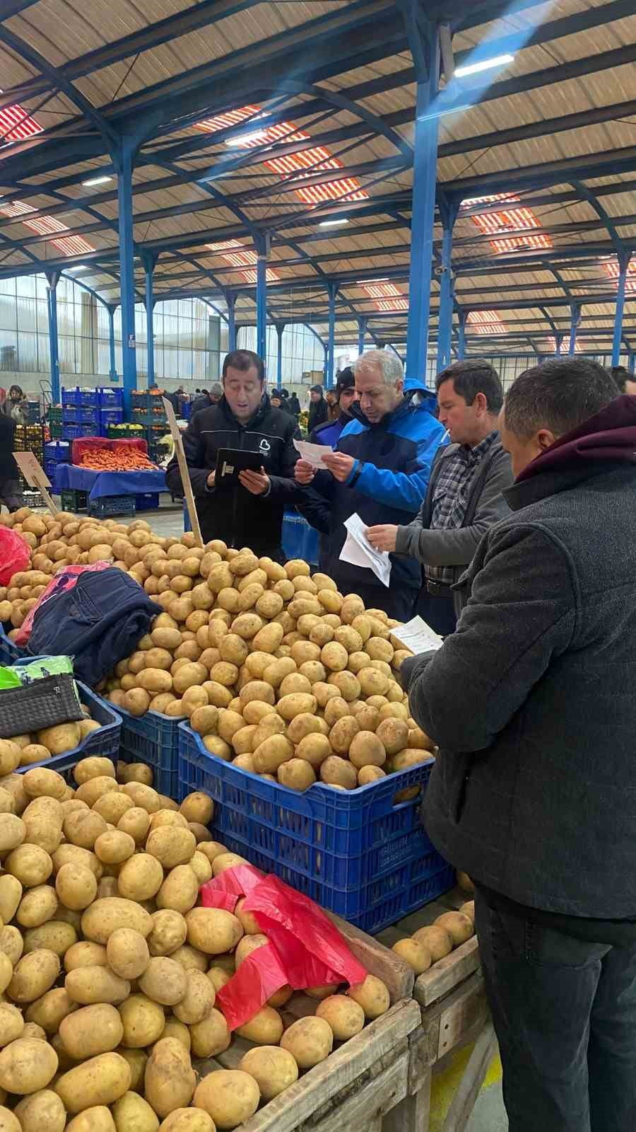 BALIKESİR BÜYÜKŞEHİR BELEDİYESİ PAZAR YERLERİNİ DENETLİYOR
