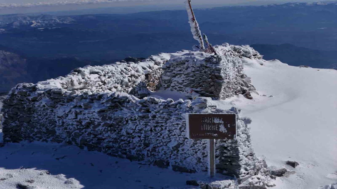 BALIKESİR’İN EDREMİT İLÇESİNDE YER ALAN VE "HARİKALAR DİYARI" OLARAK NİTELENDİRİLEN KAZDAĞI MİLLİ...