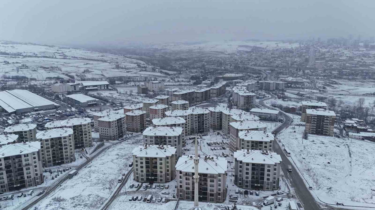 BALKANLARDAN GELEN SOĞUK HAVA DALGASININ ETKİSİ ALTINDA OLAN SAMSUN’DA, SICAKLIKLARIN 12 DERECE...