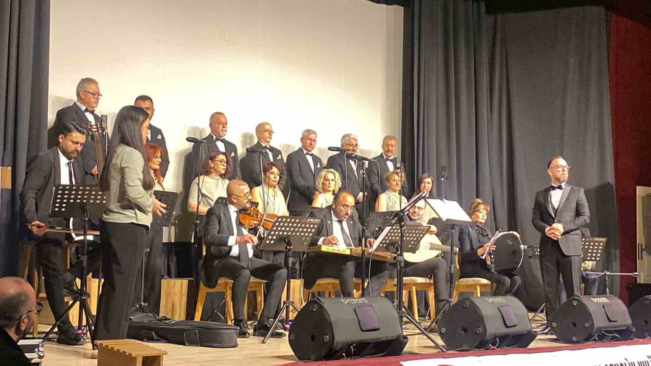 BANDIRMA’DA TÜRK SANAT MÜZİĞİ RÜZGARI ESTİ